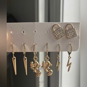 Gold Tone Earrings Set